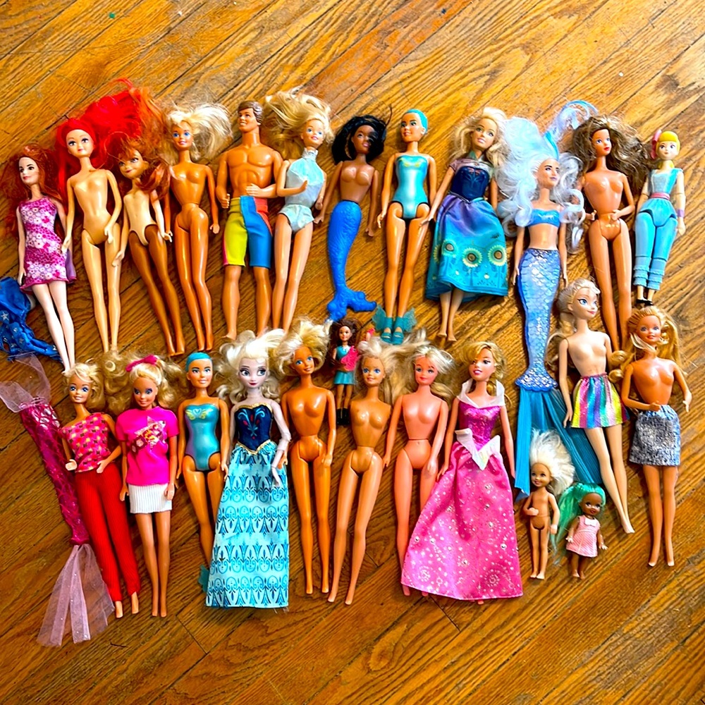 Assorted dolls including Barbies, some vintage